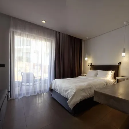 Aqua Bay Hotel Plános