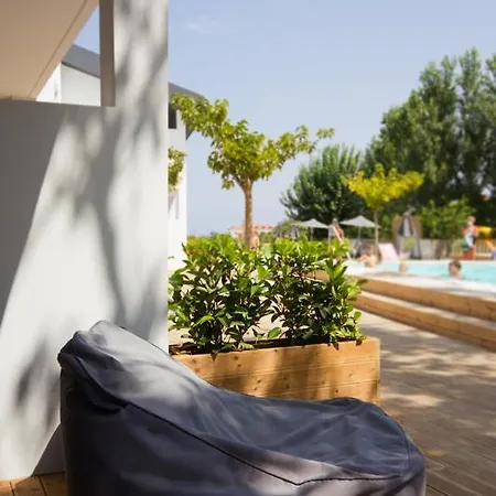 Отель Aqua Bay 5*